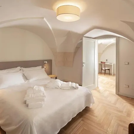 Palazzo Dei Tolomei Bed & Breakfast
