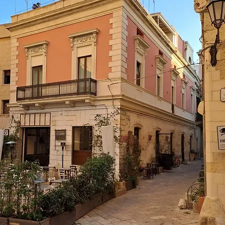 Bed & Breakfast Palazzo Dei Tolomei 4*